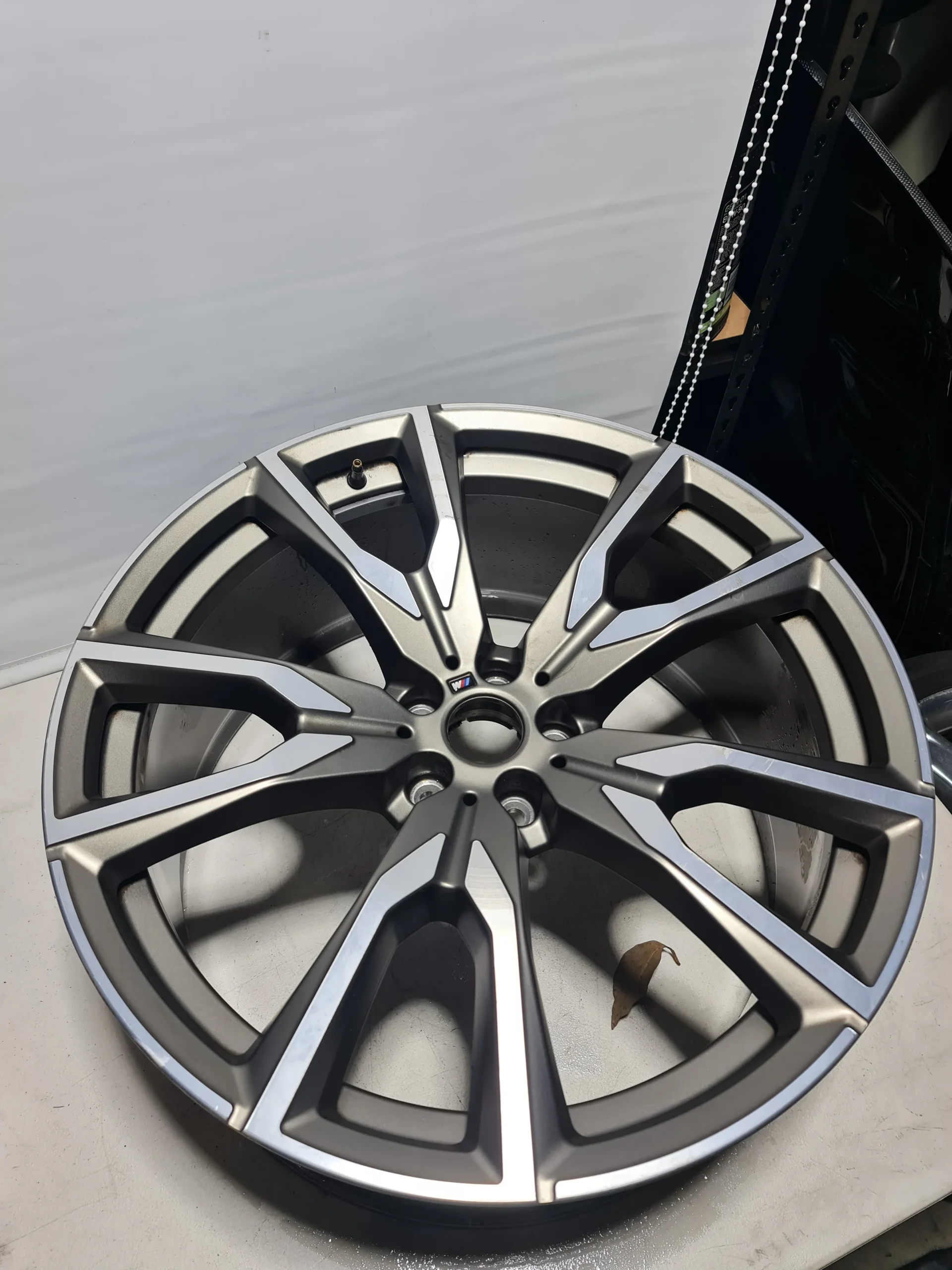 BMW X7 G07 22" Single Rear Wheel (As New) | Genuine OEM Part 9502451 BMW X7 G07 22" Single Rear Wheel (As New) | Genuine OEM Part 9502451