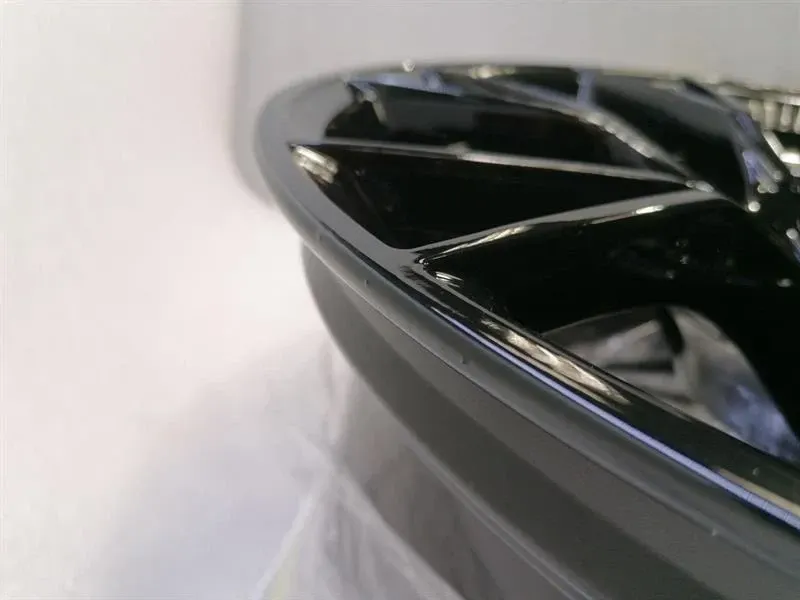 BMW 5 Series F90/G30 M5 Alloy Wheel — Genuine Part 8073850, 10.5J x 20 ET28 BMW 5 Series F90/G30 M5 Alloy Wheel — Genuine Part 8073850, 10.5J x 20 ET28