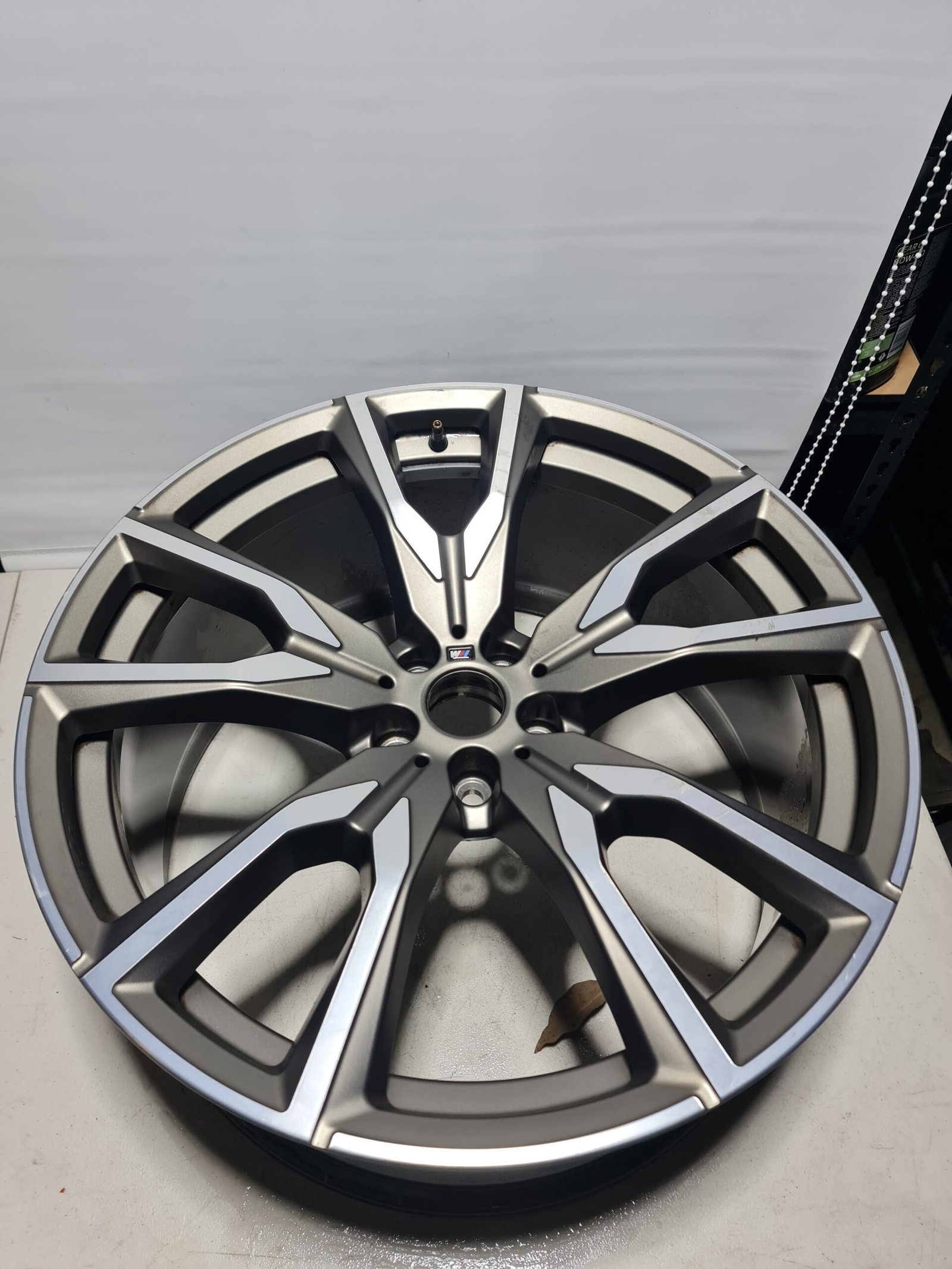 BMW X7 G07 22" Single Rear Wheel (As New) | Genuine OEM Part 9502451 BMW X7 G07 22" Single Rear Wheel (As New) | Genuine OEM Part 9502451